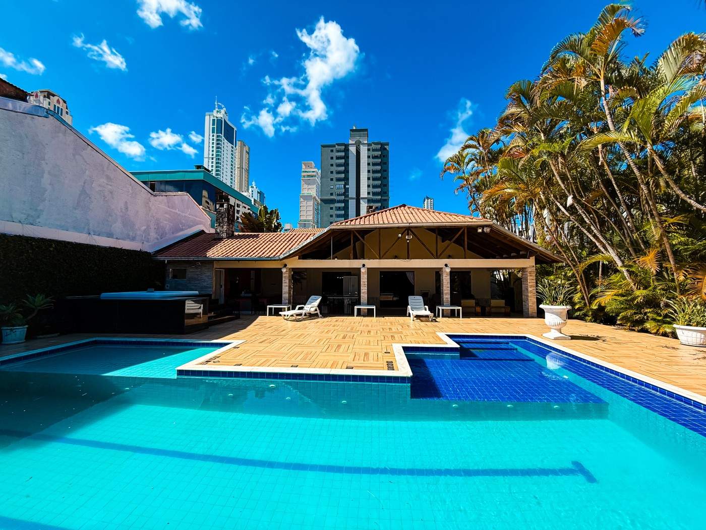 Casa, 5 quartos, 1000 m² - Foto 2