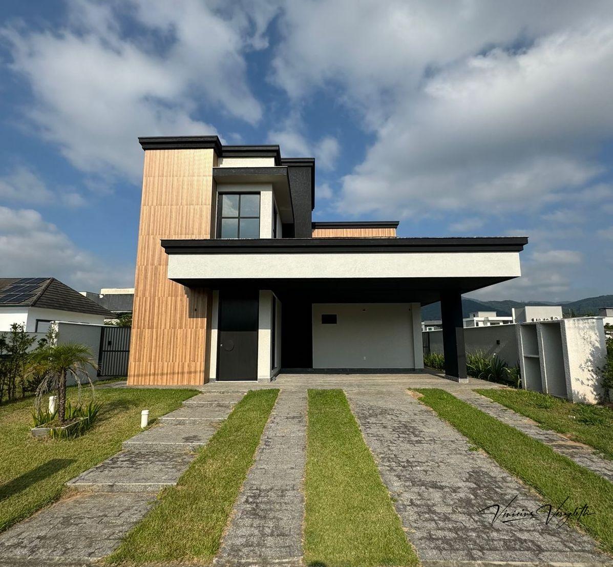 Casa, 4 quartos, 225 m² - Foto 1